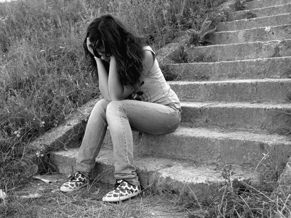 http://www.familyfuncanada.com/wp-content/uploads/2013/04/Sad-woman-sitting-on-stairs.jpg